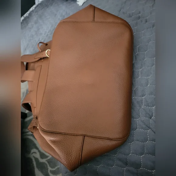 Cuyana Genuine Leather Backpack Womens.
